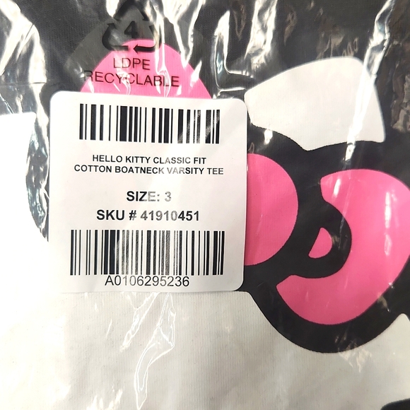 ❤️NWT VINTAGE TORRID GRAPHIC TEE - HELLO KITTY - BOAT NECK - SANRIO PLUS SIZE - Picture 10 of 14